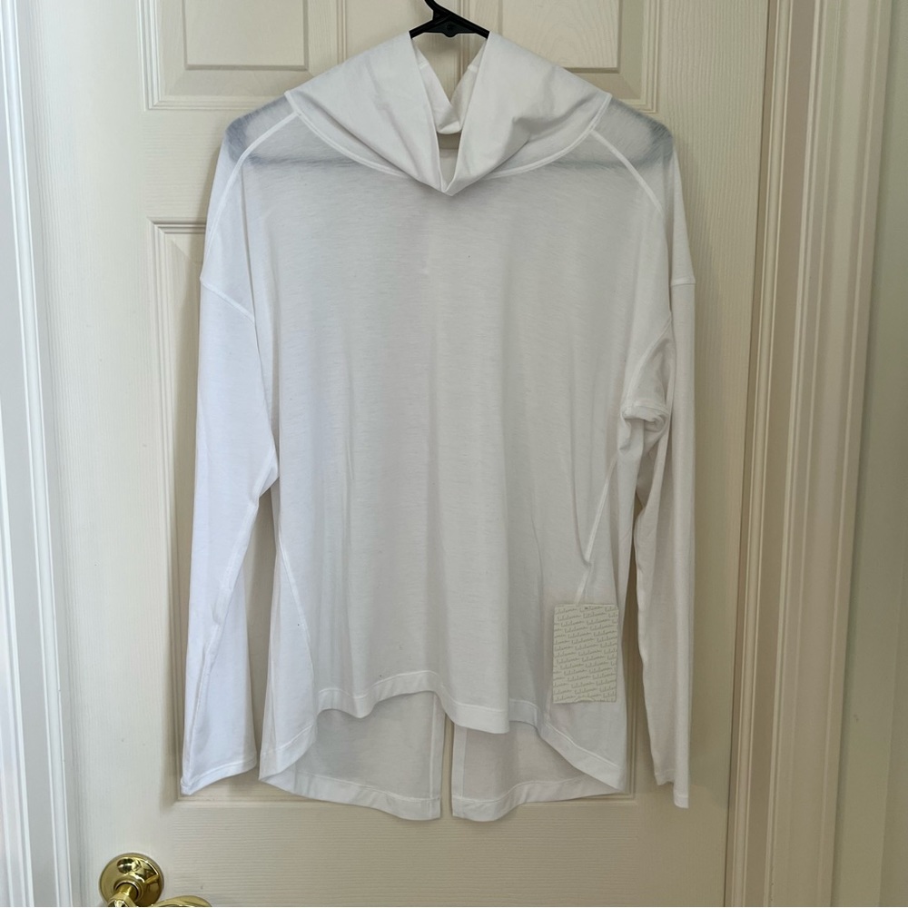 Lululemon white turtleneck shirt size 8 medium
